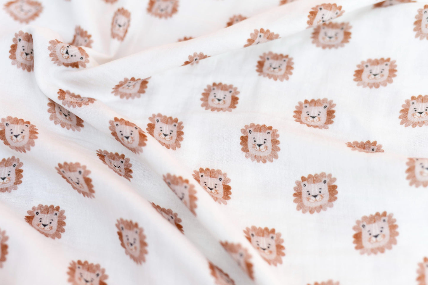 Musselin Stoff Löwe weiß