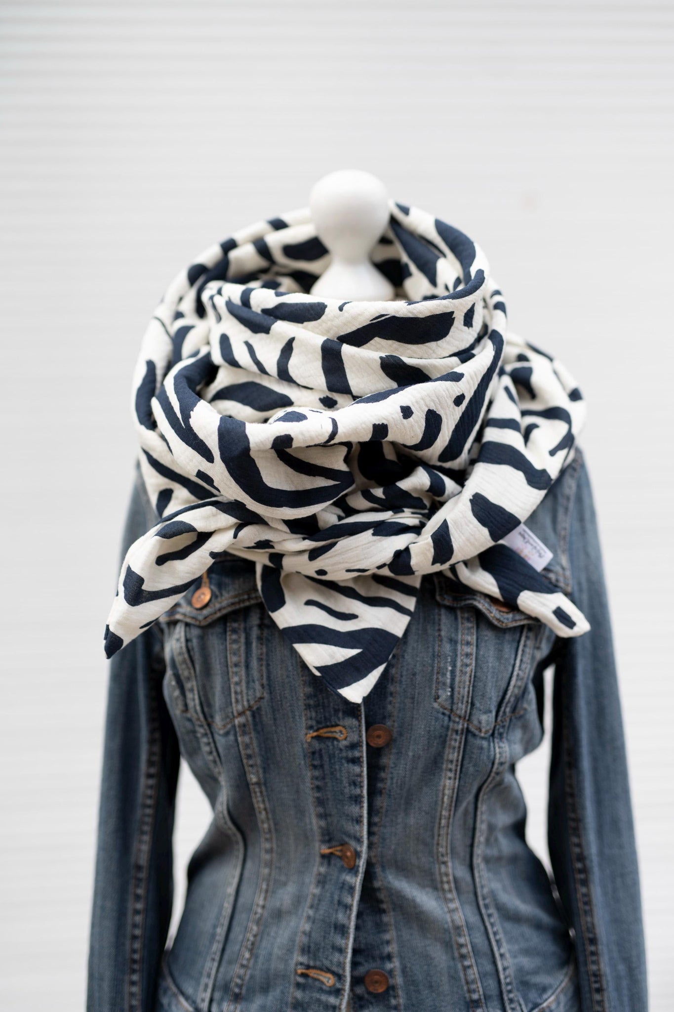 Musselin XXL Tuch Abstrakt Dreieckstuch - creme navy