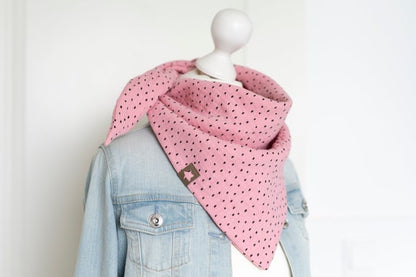 Musselin Dreieckstuch rosa schwarze Punkte